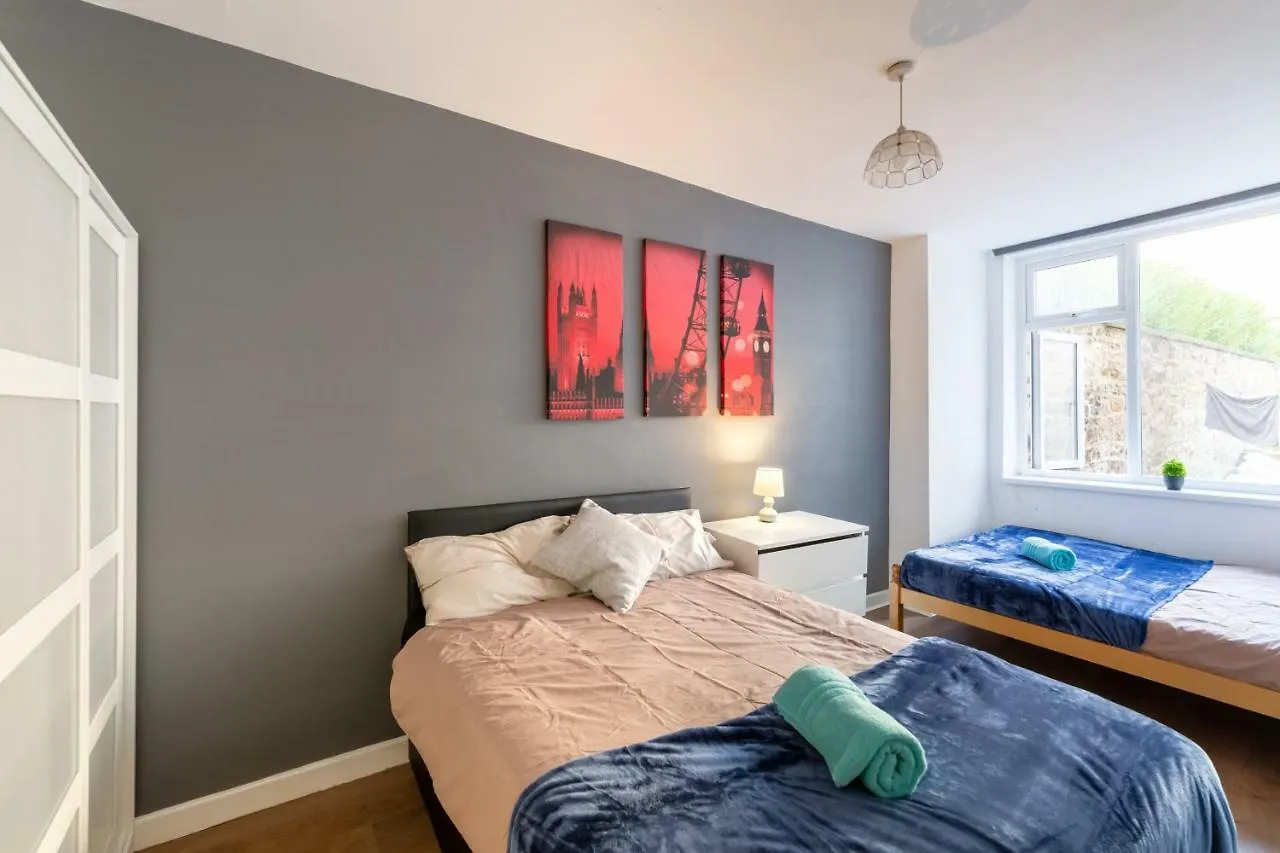 3 Bedroom Apartment Newcastle City Centre  Newcastle upon Tyne